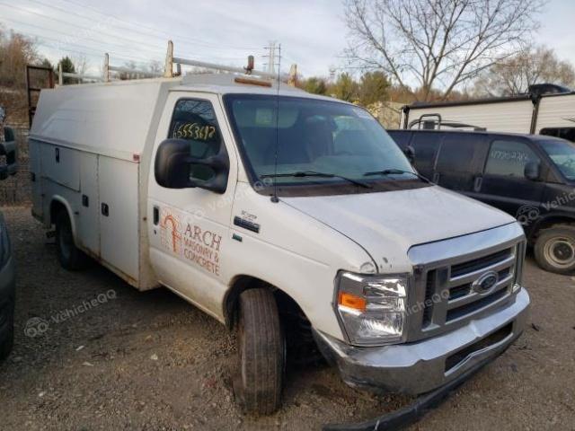 2013 FORD E-350